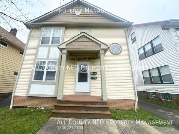 1641 Coventry Rd, Cleveland Heights, OH 44118