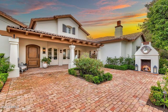 12 E  Oakwood Hills Dr, Chandler, AZ 85248