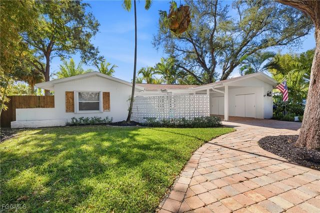 1150 Vesper Dr, Fort Myers, FL 33901