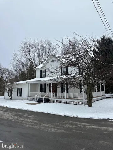 142 Broad St, Milroy, PA 17063