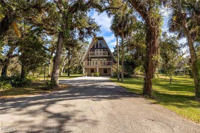 19650 N  River Rd, Alva, FL 33920