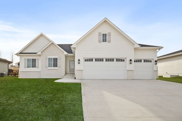 660 Belmont Blvd, Waukee, IA 50263