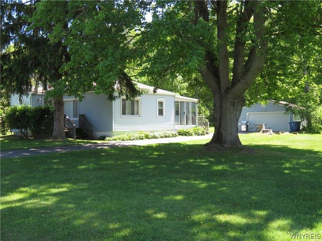 571 Tuscarora Rd, Angola, NY 14006