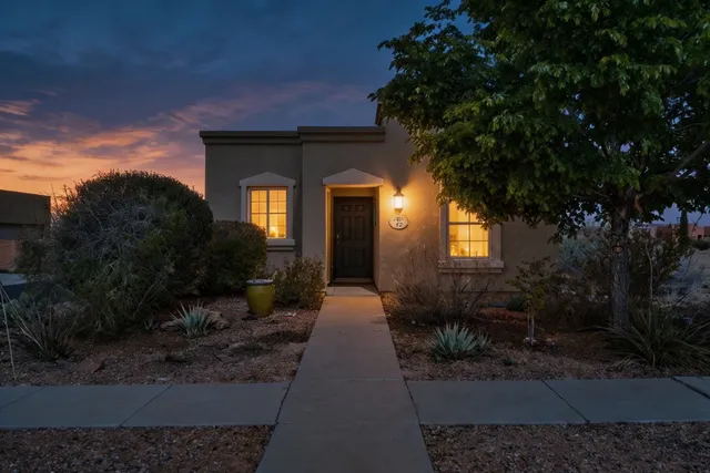 42 Calle Agua Clara, Santa Fe, NM 87508