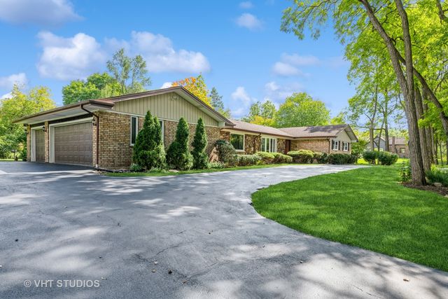 2339 Old Hicks Rd, Long Grove, IL 60047