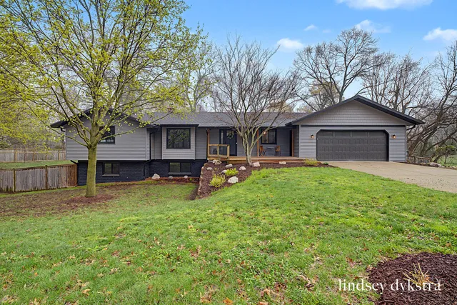 7437 30th St SE, Ada, MI 49301