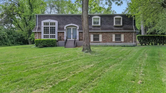 12 Sassafras Mnr, Saint Louis, MO 63135