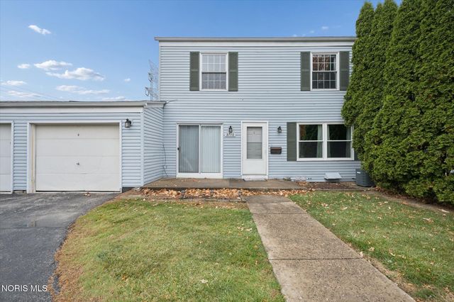 3716 Lakepointe Dr, Northwood, OH 43619