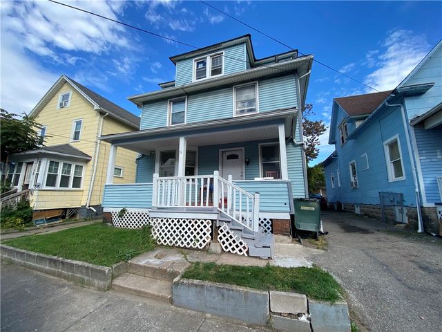 26 Home Pl, Rochester, NY 14611