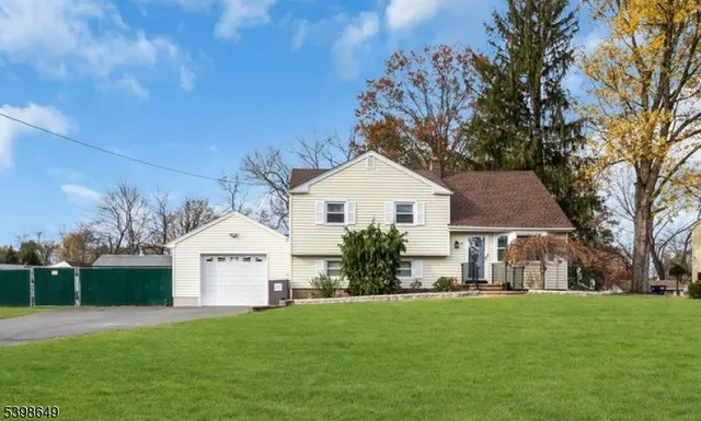 6 Gail Rd, Hillsborough, NJ 08844