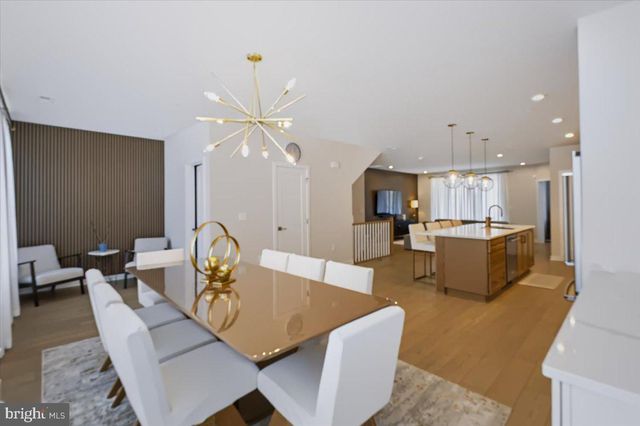 43521 Moorefield Blvd, Ashburn, VA 20148
