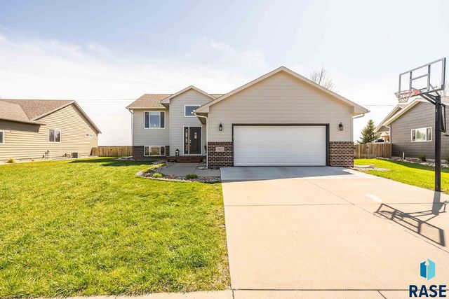 7652 S  Rose Crest Trl, Sioux Falls, SD 57108