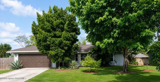 1220 Snowbird Ave NW, Palm Bay, FL 32907
