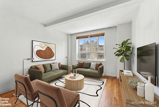 200 W  20th St #1007, New York, NY 10011