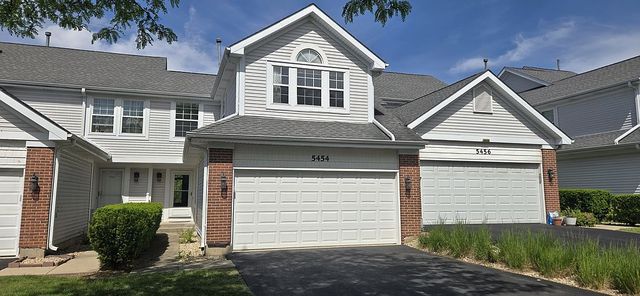 5454 Ridge Xing, Hanover Park, IL 60133