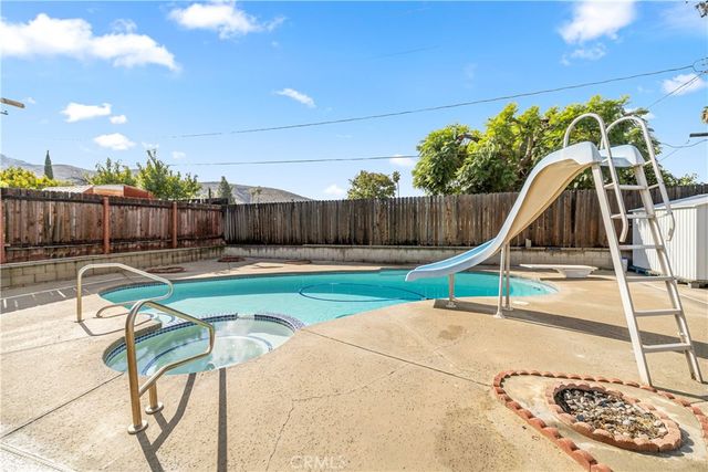 3496 Briarvale St, Corona, CA 92879