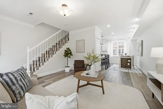 216 Ascot Pl NE, Washington, DC 20002
