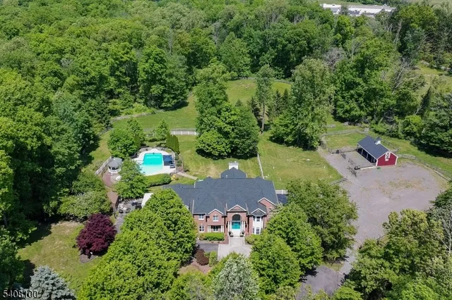 16 Apple Lane, Califon, NJ 07830