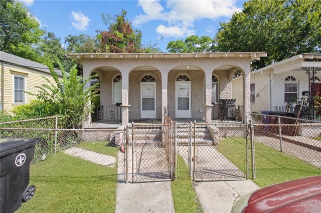 5433-5435 Burgundy St, New Orleans, LA 70117