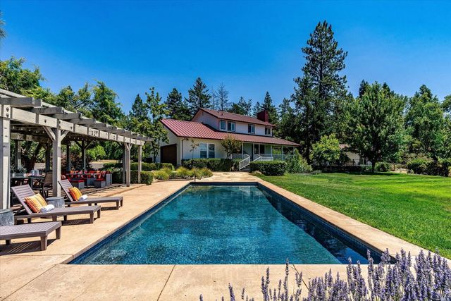 335 Brookside Dr, Angwin, CA 94508