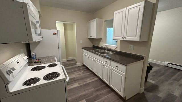 17 Park St, Dover, NH 03820