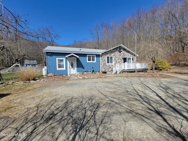 935 Outlook Ave, Cheshire, MA 01225