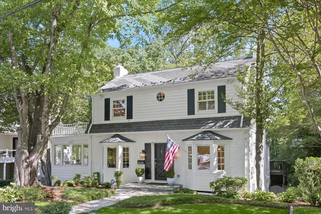 3075 N  Pollard St, Arlington, VA 22207