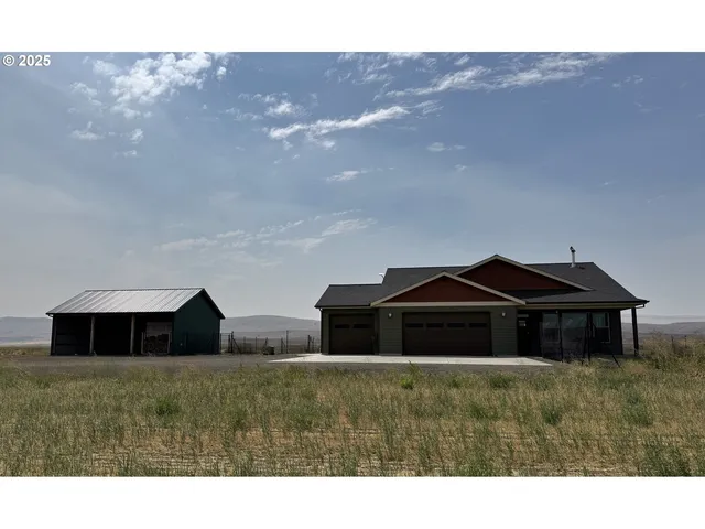 1818 Centerville Hwy, Centerville, WA 98613