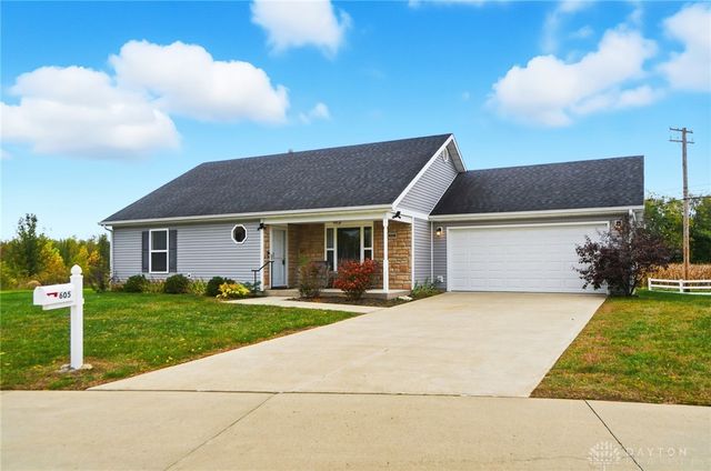 605 Fenview Dr, New Carlisle, OH 45344