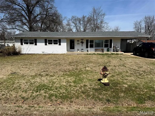 213 South St, Wellsville, MO 63384