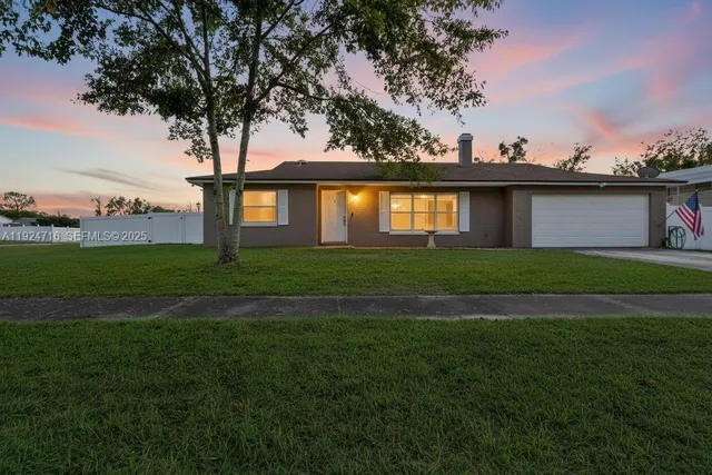 8210 Sailmaker Ln, Jacksonville, FL 32210