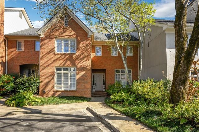 52 Paces West Dr NW, Atlanta, GA 30327