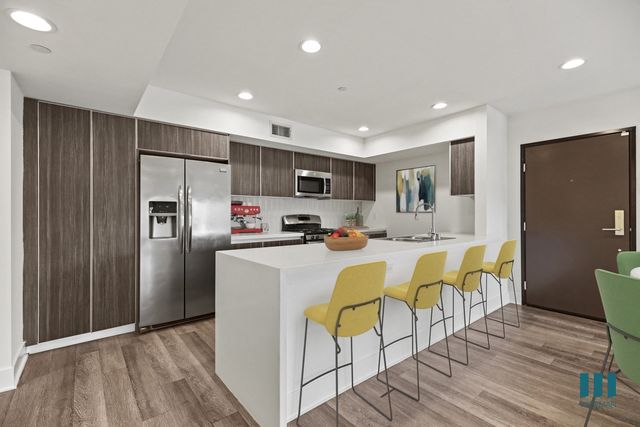 748 Wilcox Ave #302, Los Angeles, CA 90038