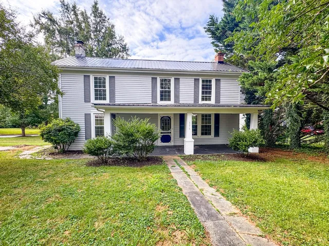 176 N  Main St, Amherst, VA 24521