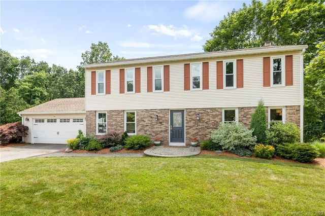 96 Briarwood Dr, Manchester, CT 06040