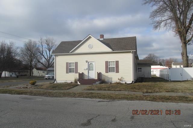 213 W  First South St, Mount Olive, IL 62069