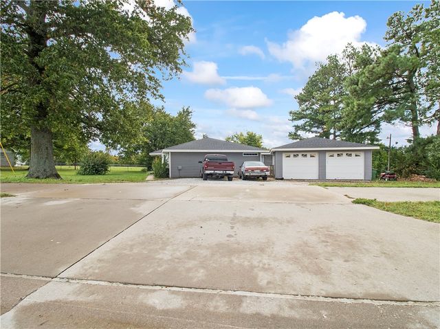 2624 W  Perry Rd, Rogers, AR 72758
