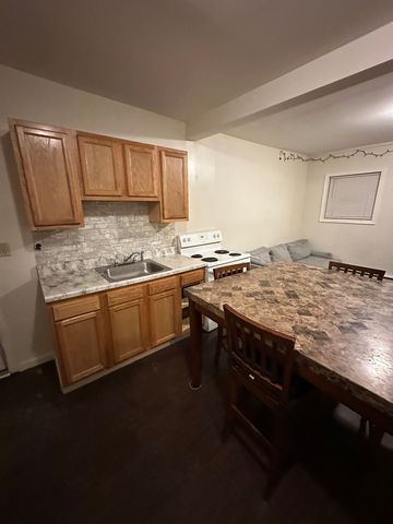 35 Pond St #5, Waterbury, CT 06706