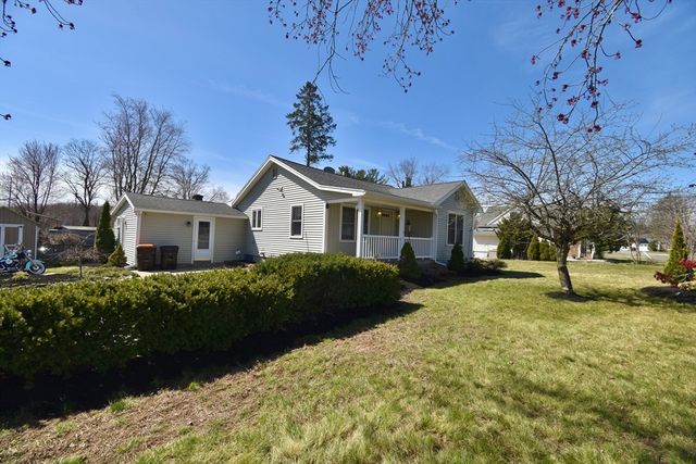 441 Silver St, Agawam, MA 01001