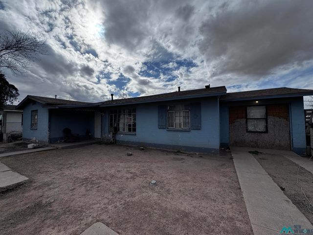 82 G St, Roswell, NM 88203