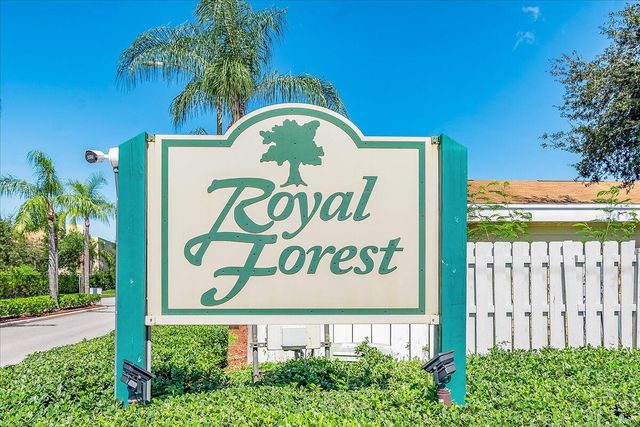 1518 Royal Forest Ct, West Palm Beach, FL 33406