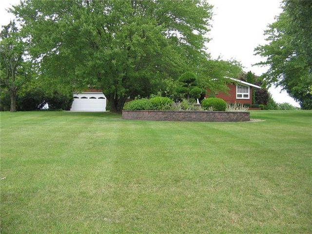 122 Montgomery Rd, Scottdale, PA 15683