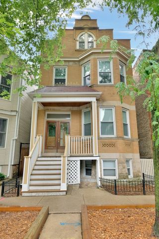 3729 N  Bosworth Ave, Chicago, IL 60613