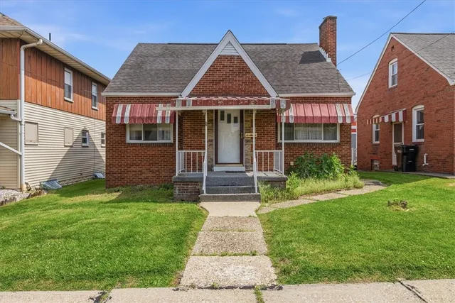 2213 McMinn St, Aliquippa, PA 15001