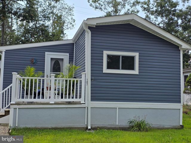 107 Redwood Dr, Barnegat, NJ 08005