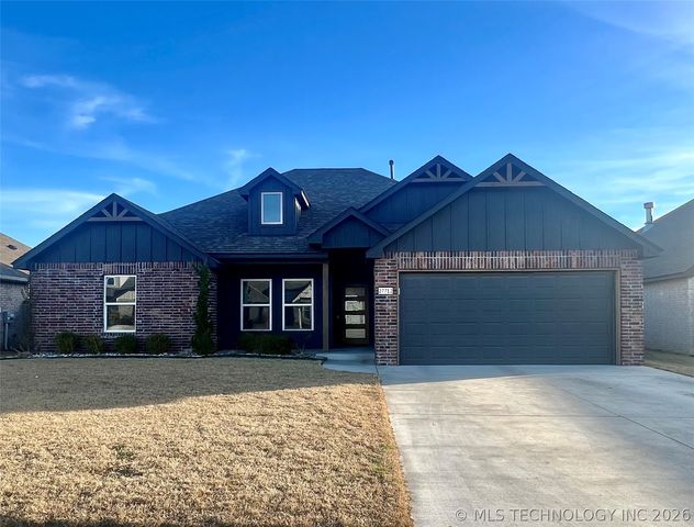 27712 E  107th St S, Coweta, OK 74429