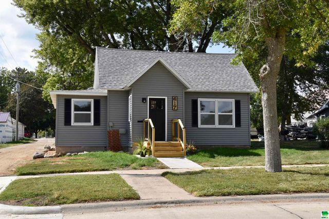 617 5th Ave, Sibley, IA 51249