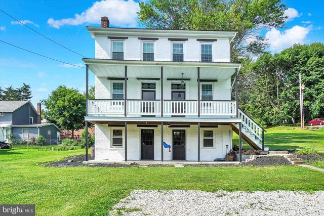 27 W  Mark Ave, Windsor, PA 17366