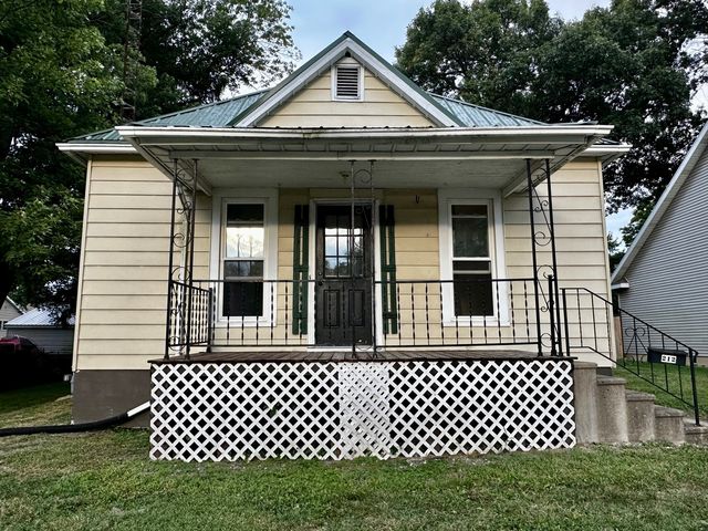 212 N  Linden St, Clinton, IL 61727