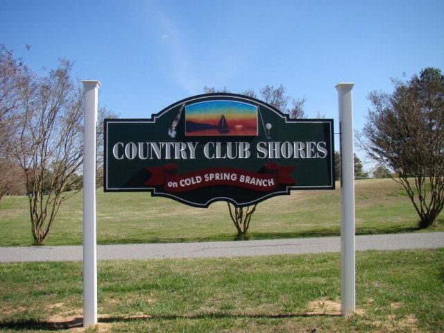 56 Country Club Dr, Gasburg, VA 23857